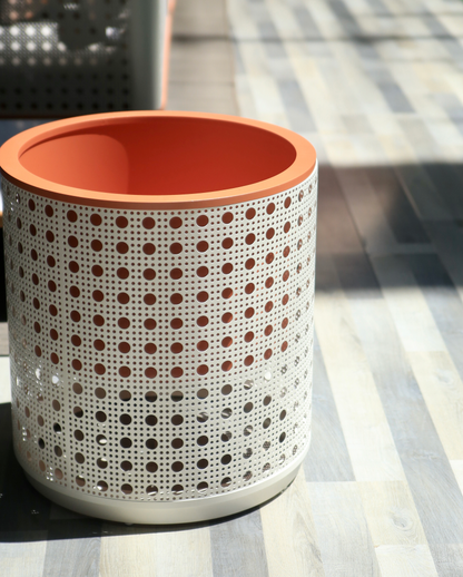 Mac flowerpot